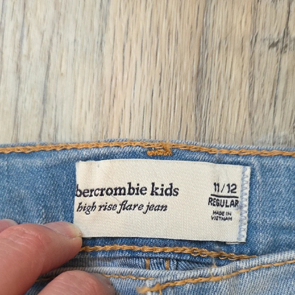 Abercrombie Kids High Rise Flare Kid Jeans 11/12 EUC - Picture 3 of 3